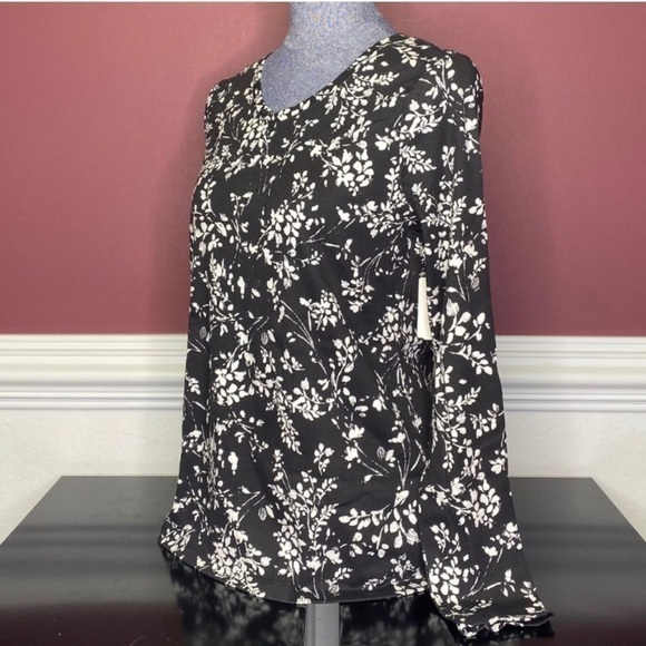 NWT croft & barrow long sleeve floral
print tee S - Picture 3 of 4